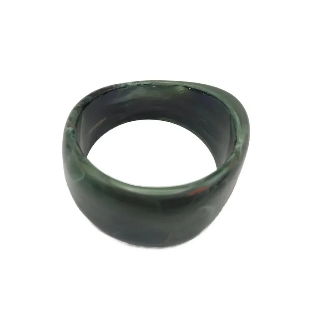 Vintage green swirl